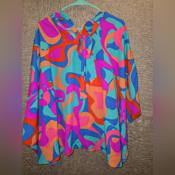 Colorful Abstract Patterned Top - Picture 2 of 3